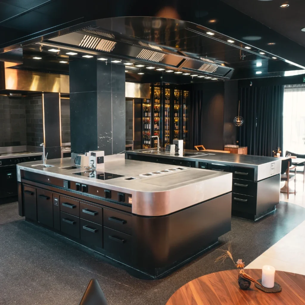 Cocina profesional de lujo diseñada para chef con estrella Michelin.